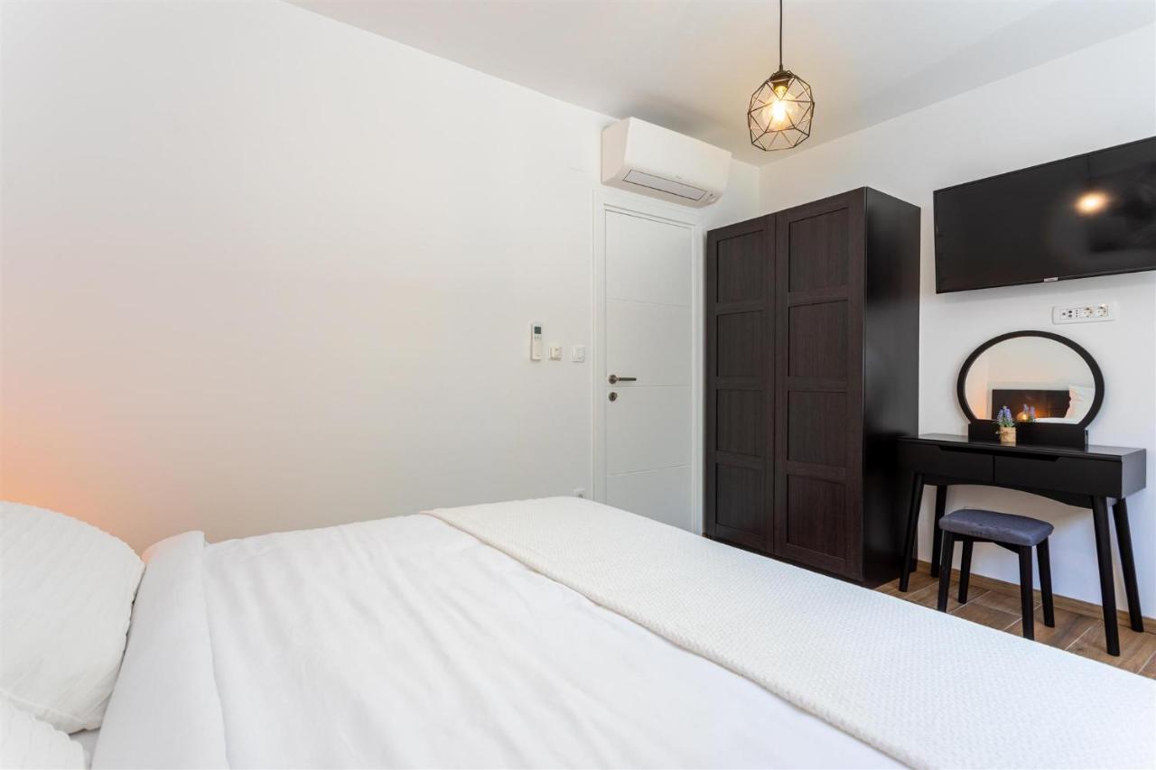 Villa Manhattan Добринь Экстерьер фото