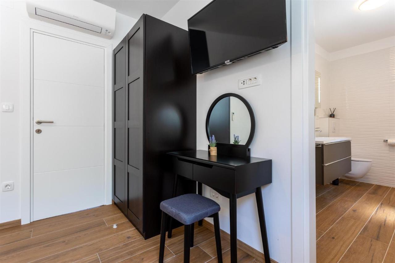 Villa Manhattan Добринь Экстерьер фото