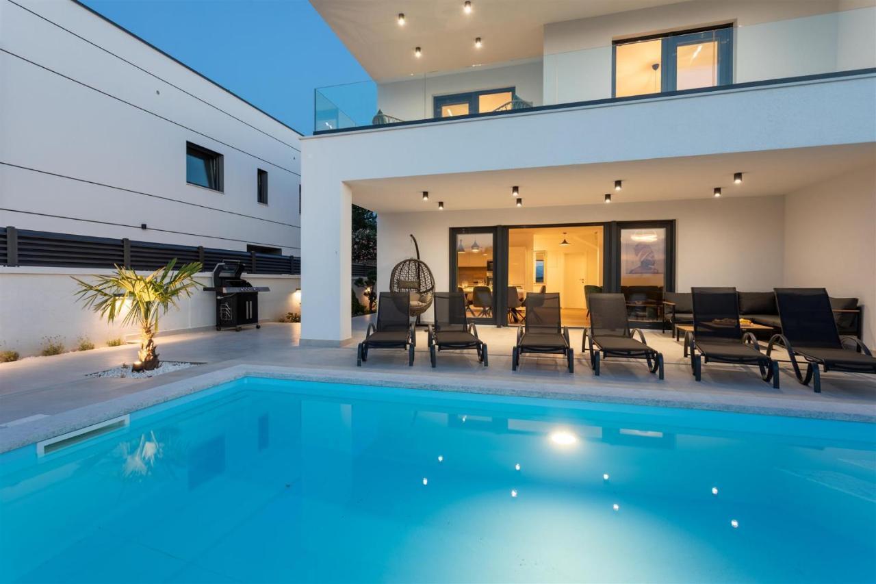 Villa Manhattan Добринь Экстерьер фото
